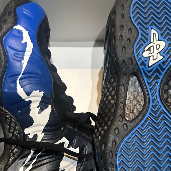Foamposite Blue and Black Athletic Shoes